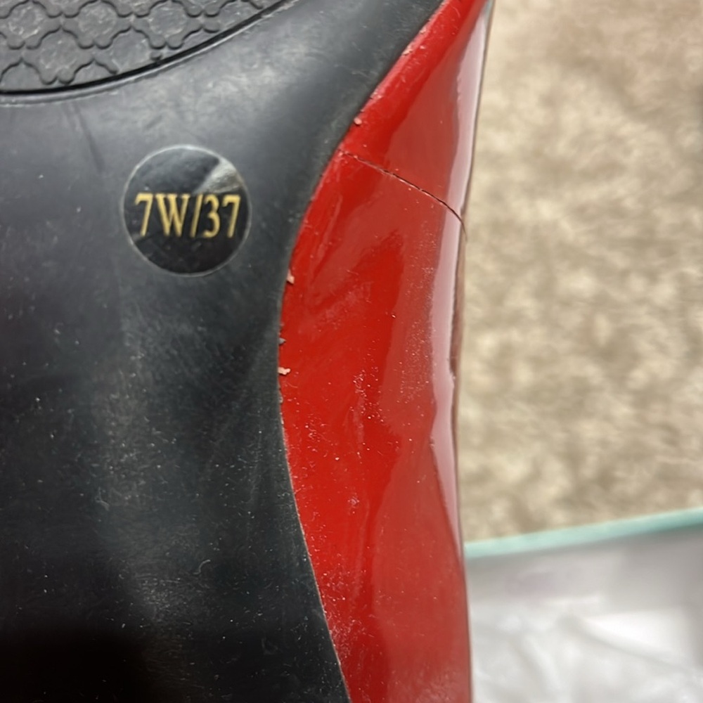Patent leather pumps! - Picture 4 of 5